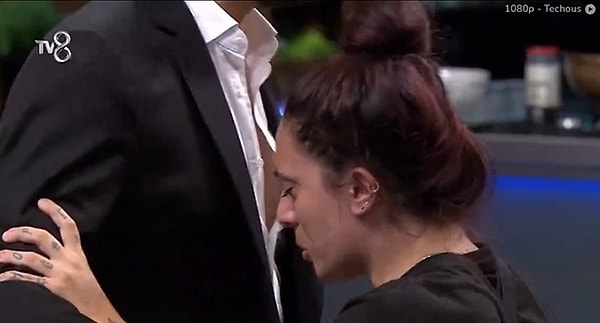 MasterChef'in ikinci haftasında elenen isim Deniz oldu. Deniz'in elenmesine sosyal medyada izleyiciden yorum üstüne yorum geldi.