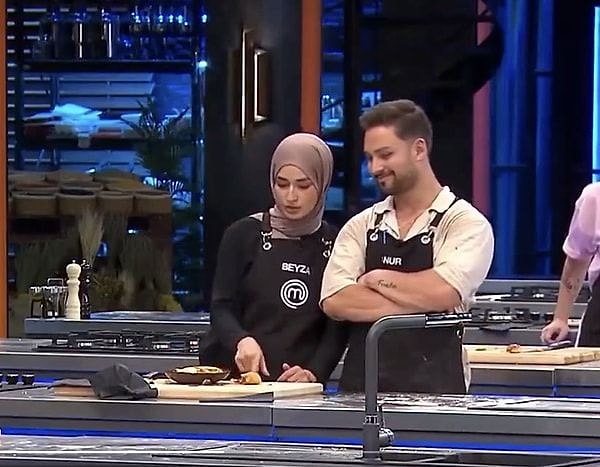 MasterChef Türkiye başlar başlamaz izleyiciler beğendikleri yarışmacıları yakıştırmaya başladılar. Bunların en başında ise Onur ve Beyza geliyor.