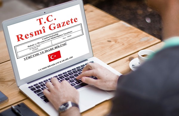 4458 sayılı Gümrük Kanunu’nda değişikliğe gidildi. Resmi Gazete’de yayımlanarak yürürlüğe giren Cumhurbaşkanı kararlarına göre, yurt dışı e-ticaret sitelerinden yapılacak hızlı kargo alışverişlerindeki vergi ve limit değişti.