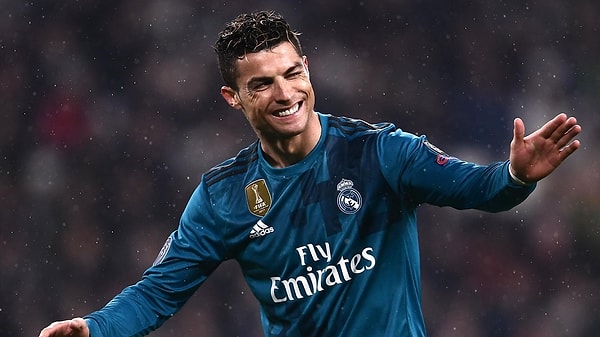 Takipçi sayısı hızla yükselen Cristiano Ronaldo, henüz 18 videonun yüklü olduğu kanalında şu dakikalarda 3.4 milyon takipçiyi geçti.