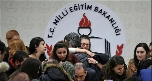 Yeni eğitim ve öğretim yılı öncesi merakla beklenen öğretmen atamalarına ilişkin Bakan Tekin'den dikkat çekici açıklamalar geldi. Tekin, her duruma hazırlıklıyız diyerek Danıştay'ı işaret etti.