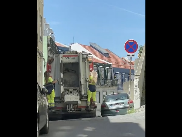 Portekiz'deki iki temizlik görevlisinin görüntüleri sosyal medyada viral oldu.