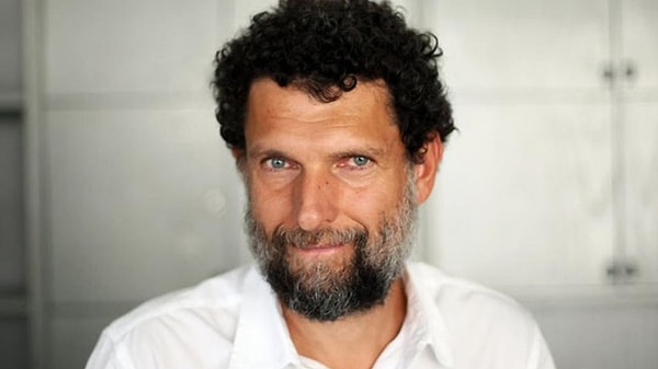 Osman Kavala ile görüşmesine değinen Türkeş, "Çok dingin. Bu kadar süredir bir nevi beyhude tutukluluğunun içinde olan insan açısından çok aklı başında. Eğitimli insan olmanın farkı diye değerlendirdim. Medeni, aklı başında insan ve çok dingin bakıyor meselelere. İnancı artmış bir şahsiyet gördüm." dedi.