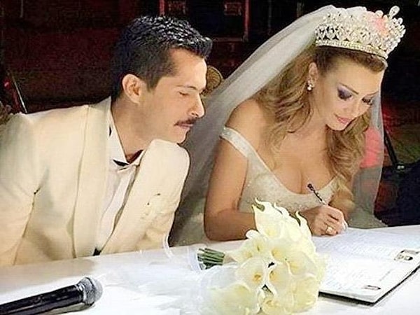 Hatırlarsanız İsmail Hacıoğlu, 5 Şubat 2016 tarihinde Duygu Kaya Kumarki ile nikah masasına oturmuş, ünlü çift 2020 yılında ise anlaşmalı olarak boşanmışlardı.