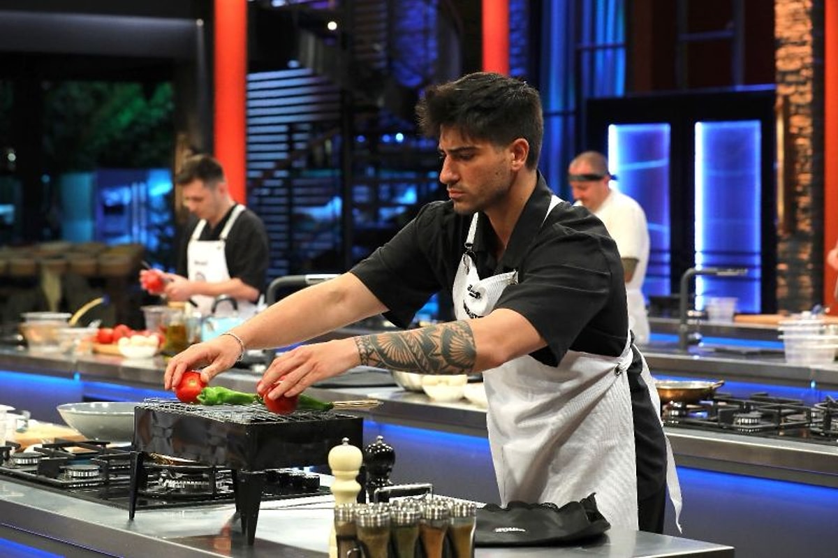 MasterChef Muratcan, Yarışmadaki Aşk İddialarına Toplu Yanıt Verdi ...