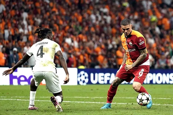 Süper Lig ekiplerinden Galatasaray, önceki akşam UEFA Şampiyonlar Ligi Play-Off Turu rövanş maçında konuk ettiği Young Boys'a 1-0 mağlup oldu.