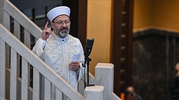 Diyanet’in, "Bizi biz yapan, bizi millet kılan ruh" başlığı ile hazırlanan Cuma hutbesinde Atatürk’ün ismi geçmedi.