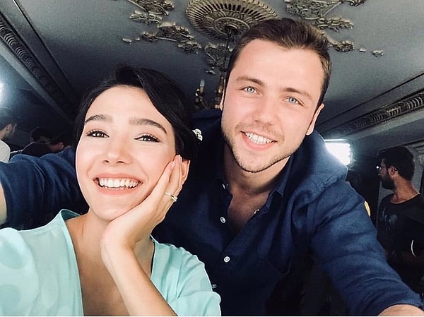 8. Söz dizisinden tam 7 yıl sonra bu defa Teşkilat dizisinde partner olan Tolga Sarıtaş ve Aybüke Pusat'tan sosyal medyadan ilk paylaşım geldi.