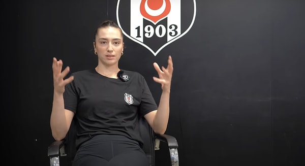 Yeni sezon öncesi YouTube'daki Voleybolun Sesi kanalına röportaj veren Saliha Şahin, yurt dışına gitme sebebinin daha çok süre almak olduğunu söyledi.