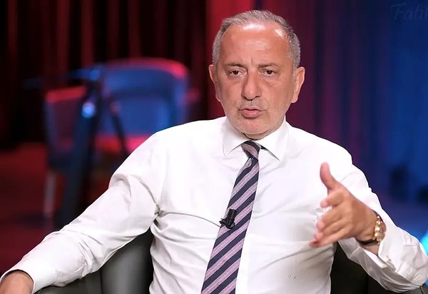 Fatih Altaylı, elindeki belge ve bilgileri paylaştığını aylar önce Dursun Özbek'e de ilettiğini söyleyerek şunları söyledi: