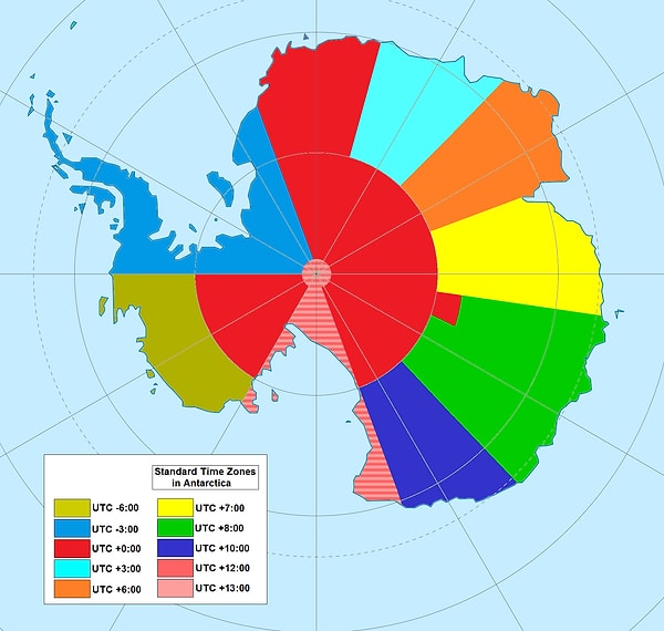 Antarktika’da ise yazın yaklaşık 5.000 kişi, kışın ise 1.000 kişi kadar bilim insanı çalışmaktadır. Bu kadar insanın uyku ve çalışma düzenini ayarlamak için bir zaman dilimine ihtiyaçları var.