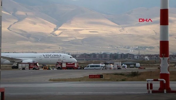 Hindistan uçağına bomba ihbarı yapıldı. Mumbai'den Almanya'nın Frankfurt kentine giden Vistara Hava Yolları’na ait yolcu uçağı Erzurum'a acil iniş yaptı.