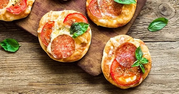 2. Mini Pizza ve Sebzeli Cips