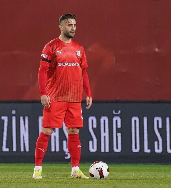 Milli futbolcu Alparslan Öztürk, 2023 yılından bu yana Pendikspor'da forma giyiyor.