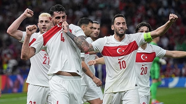 A Milli Futbol Takımımız, UEFA Uluslar B Ligi 4. Grup'taki ikinci maçında İzmir'de İzlanda ile karşı karşıya geliyor.