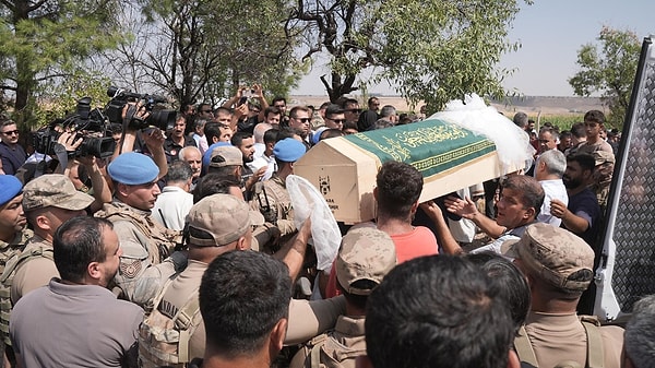 Bakan Ali Yerlikaya'nın Narin'in ailesine başsağlığı dilememesiyle de gündeme gelen ailenin işin içinde olduğu iddiası bu kez de gazeteci Rojda Altıntaş'ın sözleriyle güç kazandı.