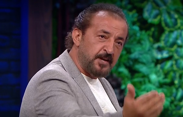 "Kusura bakmayın biraz ağır konuşacağım. Her zaman yapıyorsunuz bunu. Bir tane yaratıcılık yemeği anlatacağız şakır şakır liste çıkarıyorsunuz. Sonra o malzemeleri çıkardıktan sonra yüz tane soru soruyorsunuz. Sebebi bizi iyi dinlememeniz. Terbiyesizlik yapıyorsunuz. Ayıp ediyorsunuz."