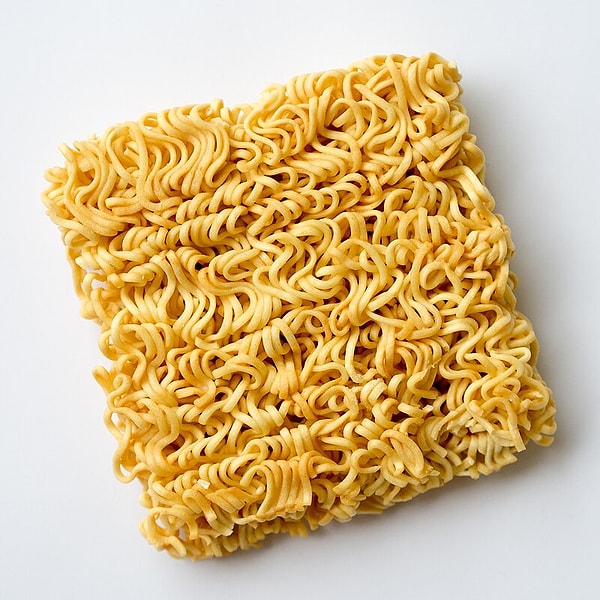 Uzak Doğu mutfağının vazgeçilmezleri arasında sıralanan noodle ya da farklı bir isim ile ramen, Türkiye'de de özellikle son dönemde sıklıkla tercih ediliyor.