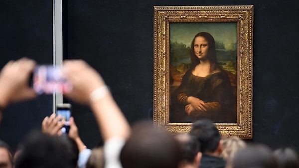 Leonardo Da Vinci'nin başyapıtı Mona Lisa, gizemli ve dikkat çekici detaylarıyla yıllardır gündemimizden düşmüyor.