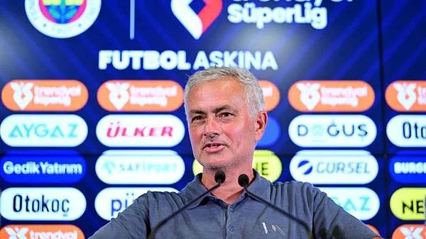 Jose Mourinho, beIN Sports mikrofonlarına "Maçı kartsız bitireceğimizi düşünüyoruz. Rakibimizin maçları bu şekilde sona eriyor çünkü. Her şey eşit olmalı" dedi.