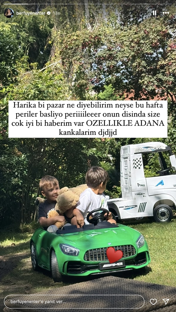 Berfu Yenenler, pazar gününden kalma karesini paylaşıp, duyurularını ekledi.