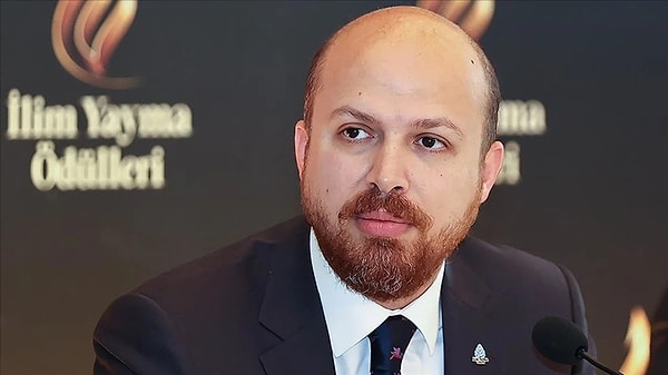 Bilal Erdoğan, "42-45 yaşında emekli olanlar var. Bunların maaşını ölene kadar maalesef siz ödeyeceksiniz. EYT yanlış bir uygulamaydı ve gençler bu konuda daha bilinçli olmalıydı" dedi.