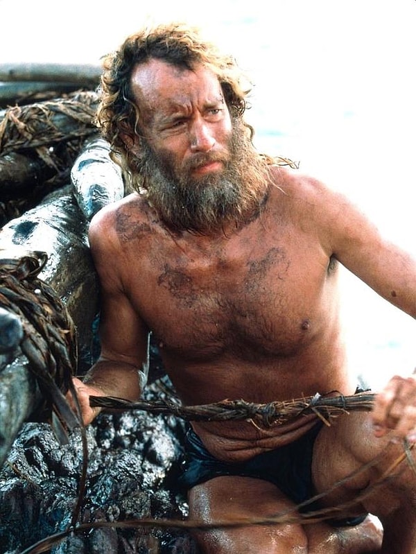 5. Tom Hanks, Cast Away (2000) filminin başlangıcında 13 kilo almıştır. Ama daha sonra bir adada mahsur kaan karakterinin geçirdiği dönüşümü canlandırmak için 22 kilo vermiştir.