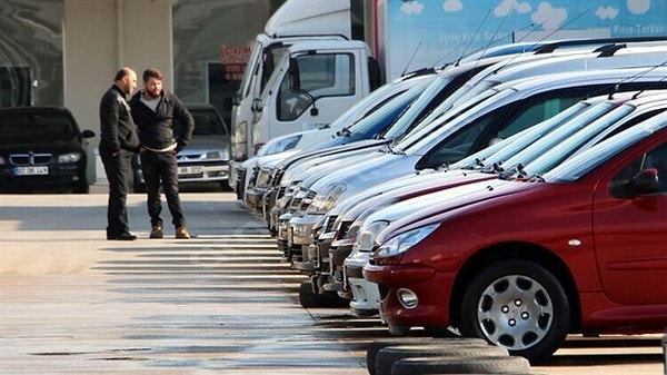 “Güvenli Ödeme Sistemi, 27 Ağustos tarihinde resmileşen ve otomotiv ticaretini düzenleyen motorlu taşıtların ticaretine dair yönetmelikle beraber otomobil satıcıları için yürürlüğe girmişti. Alınan karar otomobil satışı esnasında zaman zaman yaşanabilen dolandırıcılık teşebbüslerini tamamen ortadan kaldırmayı hedefliyor.”