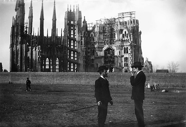 8. İspanya - 1905'te Sagrada Familia