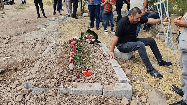 Hediye Güran ifadesinde, kayınbiraderi olan Salim ile ilişkisini şiddetle reddetmiş, “Yok böyle bir şey” demişti. Narin kaybolduktan 3 gün sonra telefonunu değiştiren Hediye’nin eski telefonunun imajını alan jandarma siber suçlar bürosunda yaptığı incelemede, Salim ile geriye dönük birden fazla cevapsız çağrı ve aramalar olduğu belirlenmişti.