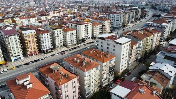 Türkiye'de uzun süredir yüksek seyreden faizler nedeniyle konut satışları da düşüş yaşadı.