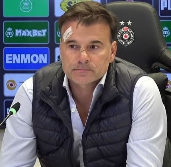 Soyunma odasının kapısının ve camının kırılması sonucunda Partizan Teknik Direktörü Aleksandar Stanojevic'in yüzünde ve boynun kesikler meydana geldi. İçeride bulunan futbolcu ve görevlilerin de yaralandığı aktarıldı.