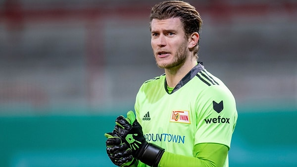 Loris Karius şu anda kulüpsüz olarak transfer listesinde yer alırken Barca'nın diğer adayları Keylor Navas, Otro, Jordi Masip, Edgar Badia ve Tomas Vaclik.