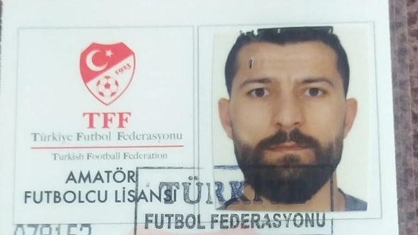 Suriye'de futbol oynayan 30 yaşındaki Abdurrahman Cüneyd, ülkesindeki iç karışıklığın ardından Türkiye'ye sığınan bir isim. Cüneyd'in Türkiye'de futbol oynamak için yaptığı bir oyun ise ortalığı fena karıştırdı.