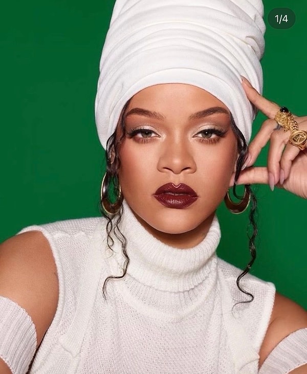 Zamansız şarkıları ve ikonik duruşuyla dikkat çeken dünyaca ünlü şarkıcı Rihanna'yı birçoğunuz tanıyorsunuzdur. Ünlü isim, şarkıcılığının yanı sıra bir süredir kendini markası olan 'Fenty'nin gelişip dönüşmesine kendini adamış durumda.