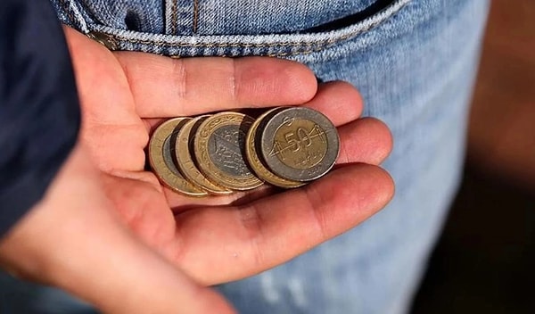 Türkiye'de bir asgari ücretlinin açlık sınırına ulaşması için bile gerekli rakam 2 bin 828 lira.