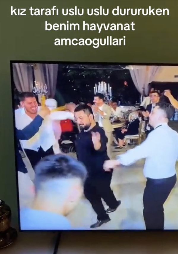 Unutulmaz ve kahkahaya boğan anılardan bir tanesi de TikTok’ta @berroo isimli kullanıcıdan geldi.