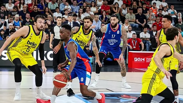 Fenerbahçe Beko'da Bonzie Colson 16 sayıyla takımının en skorer ismiydi. Baldwin 15, Zagars ve Nigel Hayes-Davis 11'er sayıyla galibiyete destek verdi. Anadolu Efes'te günün en skorer ismi ise 15 sayı üreten Elijah Bryant'tı.