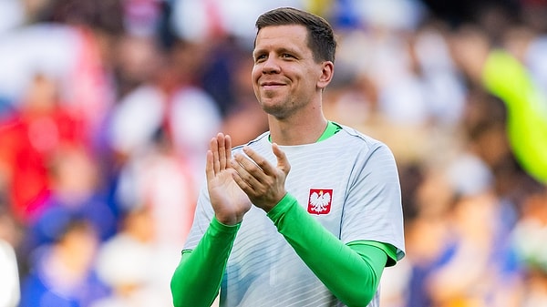 FC Barcelona'nın Polonyalı yeni kalecisi Wojciech Szczesny, Mundo Deportivo'ya verdiği özel röportajda sigara içmesinin başkalarını ilgilendirmediğini ifade etti.