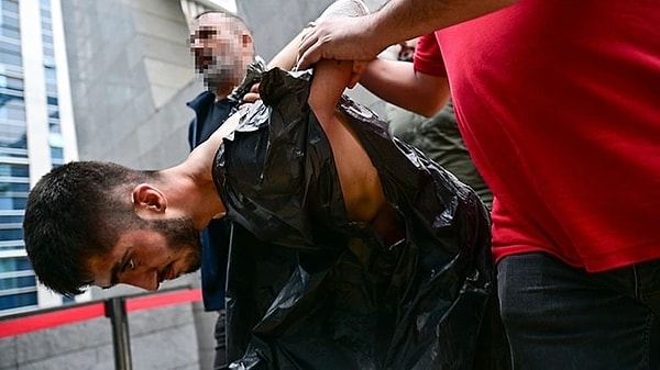 İstanbul'un Ümraniye ilçesinde polis memuru Şeyda Yılmaz'ı şehit eden Yunus Emre Geçti hakkında ağırlaştırılmış müebbet ve 28 yıl 1 aydan 50 yıl 6 aya kadar hapis cezası istendi.