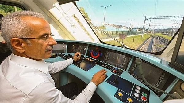 Yurt dışından büyük ilgi gören "süper hızlı tren projesinin" hızı belli oldu: Tren saatte 350 kilometre uzalaşacak!