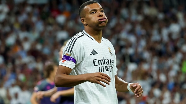 Real Madrid forması giyen Kylian Mbappe, sakatlığı nedeniyle Fransa Milli Takımı'nın kadrosunda yer almamıştı. Dünyaca ünlü yıldız futbolcu, izin günlerini ise İsveç'in başkenti Stockholm'de değerlendirmişti.