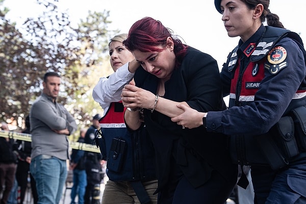 Çete üyelerinin korkunç konuşmalarına da tepkisiz kalmayan Oğuzhan Uğur "Benim haznemde olayı yorumlayacak bi kelime yok" demiş ve olay karşısındaki şokunu dile getirmişti.