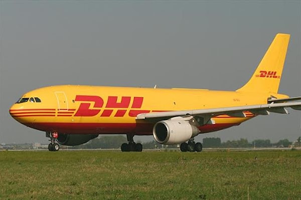 2003 yılında Airbus DHL Express'e ait bir kargo uçağı, Bağdat’tan kalktıktan kısa süre sonra omuzdan fırlatılan bir füzeyle vuruldu. Füze, uçağın bir kanadına hasar vererek hidrolik sistemini bozdu, ancak mürettebat başarılı bir şekilde uçağı güvenli bir şekilde indirmeyi başardı.