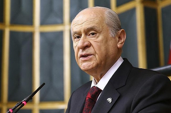 Bahçeli, tutuklu bulunan terör örgütü PKK’nın lideri Abdullah Öcalan’a seslendi ve “Gel Meclis’te örgütü lağvettiğini açıkla” dedi.