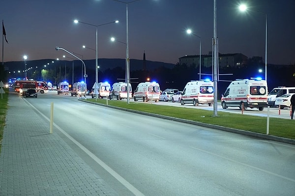 Ankara’da akşam saatlerinde düzenlenen terör saldırısında 5 vatandaşımız şehit düştü, 22 vatandaşımız ise yaralandı. Anadolu Ajansı, saldırıda şehit düşenlerin kimliklerini açıkladı.