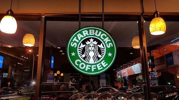 Vietnam’da kahve, sokak kafelerinde oldukça uygun fiyatlara satılıyor. Bu nedenle Starbucks’ın daha yüksek fiyatları, Vietnam’daki yerel kafelerle rekabet etmesini zorlaştırıyor.