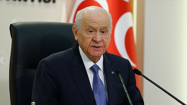 MHP lideri Devlet Bahçeli, Abdullah Öcalan’a yaptığı çağrıda “Gel, örgütü tasfiye ettiğini Meclis’te yapacağın konuşma ile açıkla” çağrısında bulunmuştu.