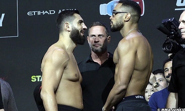 Dünyanın en büyük karma dövüş organizasyonu Ultimate Fighting Championship'te (UFC) dövüşen Türk sporcu İbo Aslan, adeta tarih yazdı.