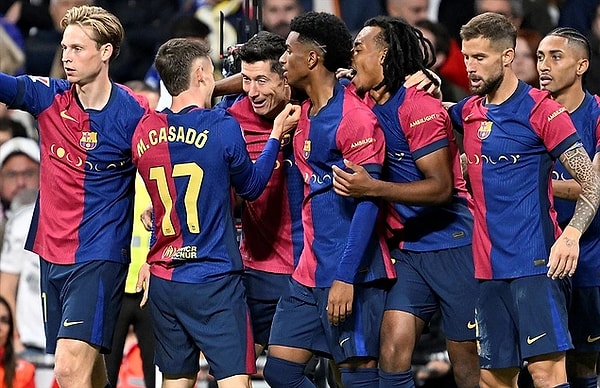 Barcelona, deplasmanda Real Madrid'i 4-0 yenerken en çok eleştirilen isim Carlo Ancelotti oldu. Dört gollü mağlubiyetin yanı sıra Barça'nın muazzam futbolu ve Ancelotti'nin oyuna her müdahalesiyle daha kötüye giden Real Madrid gerçeği taraftarları çıldırttı. En çok eleştiri konusu ise Arda'nın bir dakika bile süre alamaması oldu.